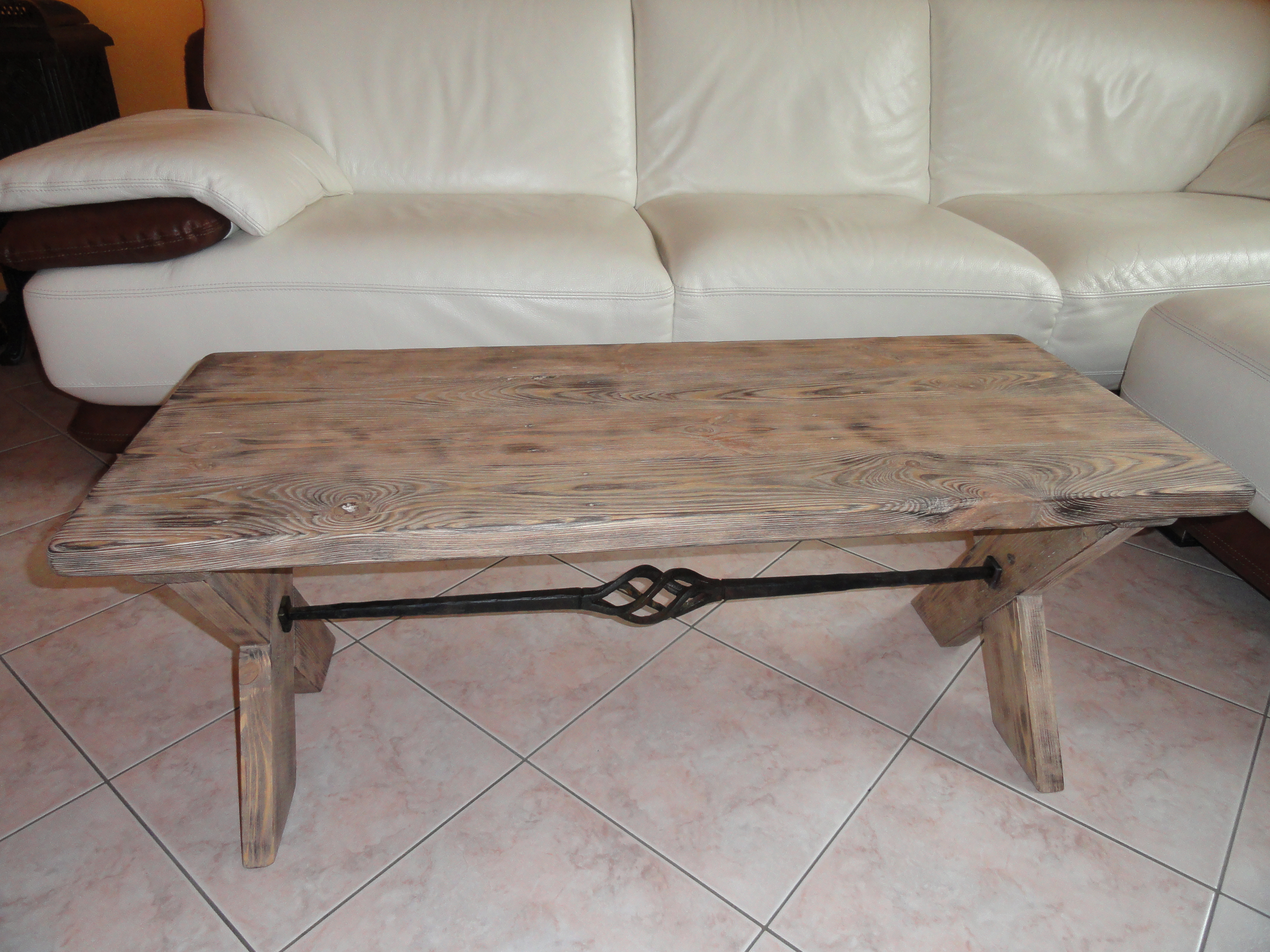 Tavolino in legno riciclato