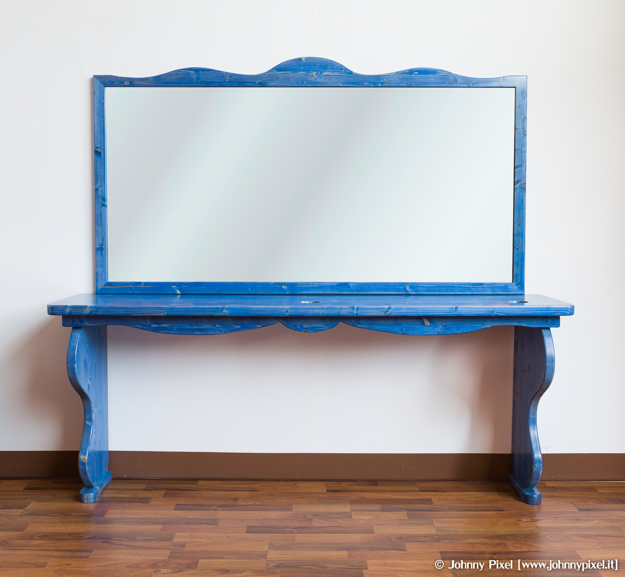 Specchiera in legno tinto blu